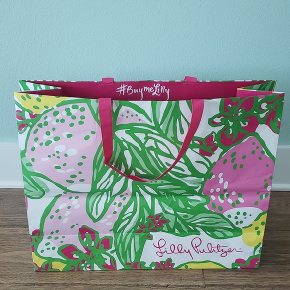 Lilly Pulitzer Handbags - Lilly Pulitzer Tropical Pink and Green Tote